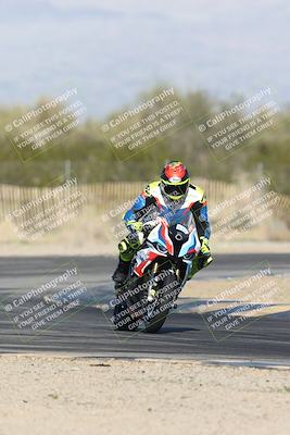 media/Jan-15-2026-Racers Edge (Thu) [[dfebeb70ab]]/2-A Group/Session 5 Turn 2/